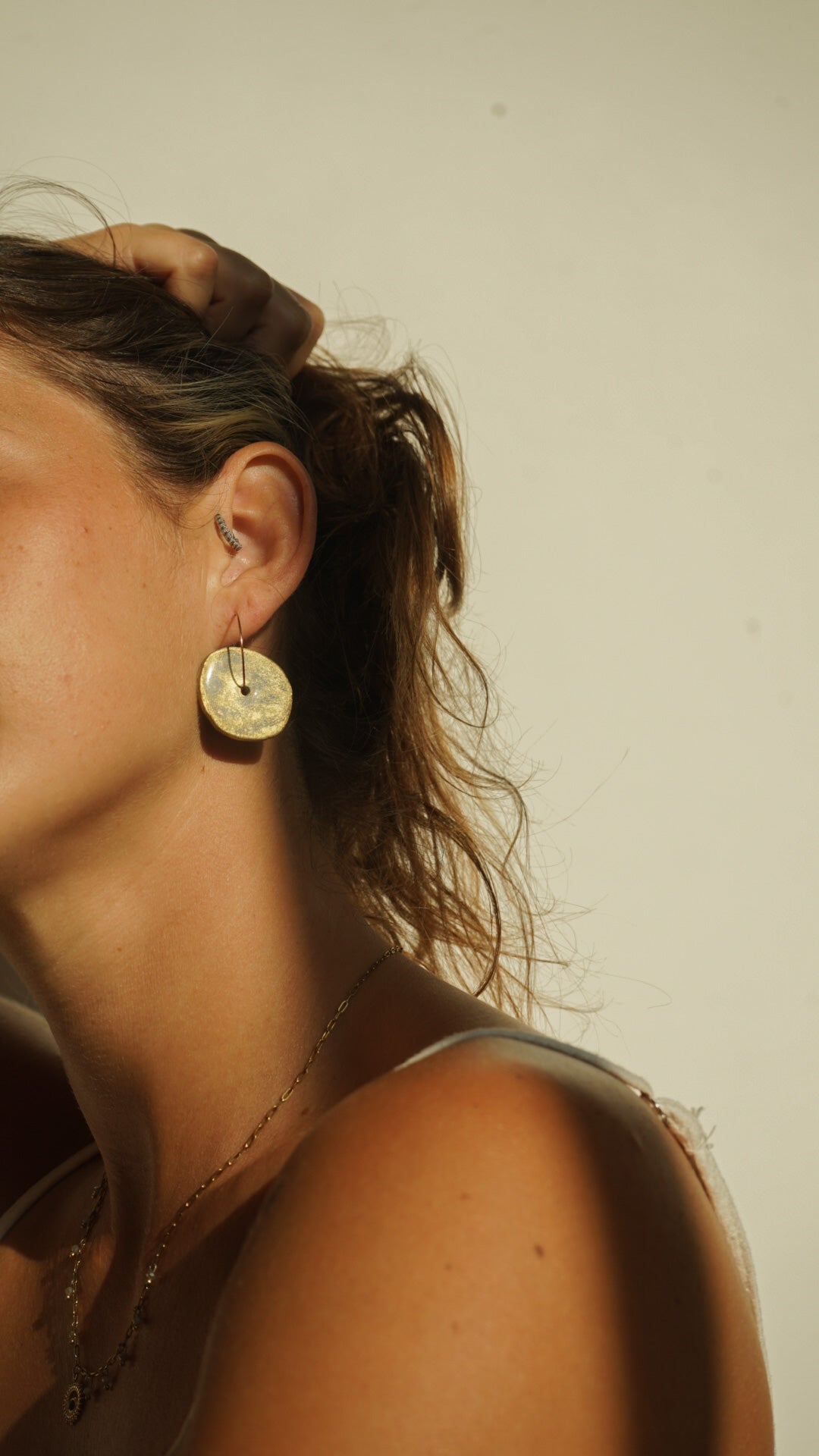 Boucles d'Oreilles Créoles avec Galet Brillant